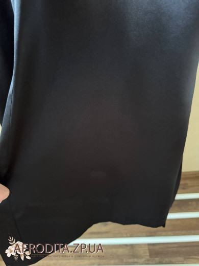 Жіночий шовковий халат чорний "Реджина" 3903-1 невеликий брак