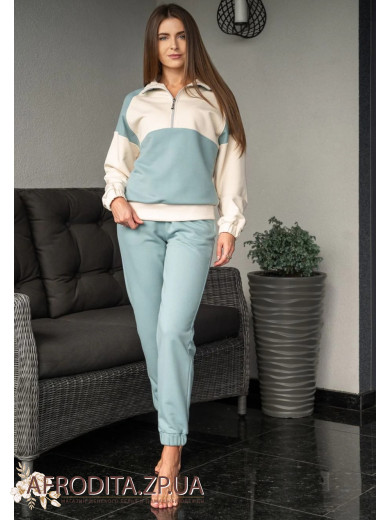 Женский теплый костюм Wiktoria 1426